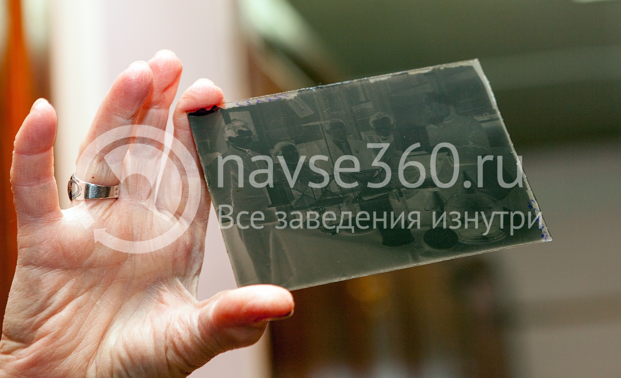 негатив на стекле