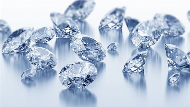 -10% на все украшения в ювелирном салоне "Диамант"!