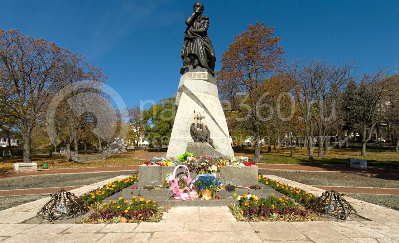 Лермонтов, памятник