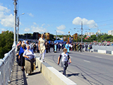 Крестный ход, Кировский мост через реку Тускарь